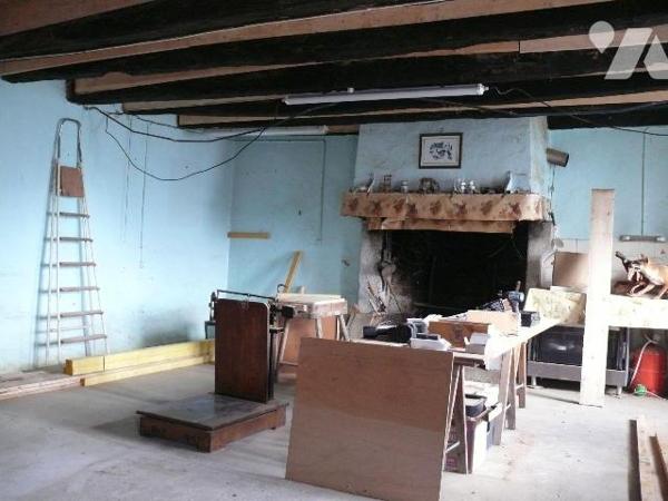 Au coeur d'un hameau situé à 10mn de l'axe Rennes/Saint Malo, maison à rénover offrant :
- au ...