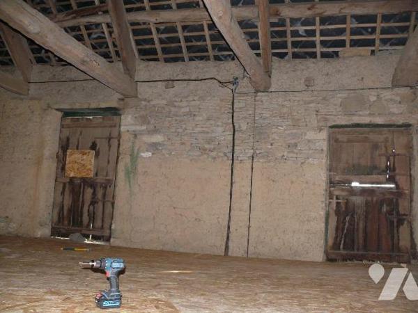 Au coeur d'un hameau situé à 10mn de l'axe Rennes/Saint Malo, maison à rénover offrant :
- au ...