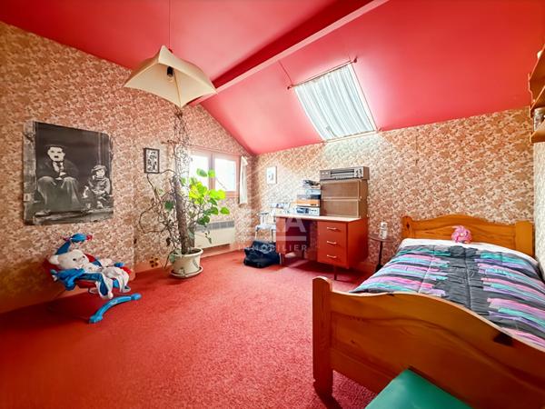 Maison centre ville 7 pièce(s) 5 chambres184 m2 sous-sol et dépendance