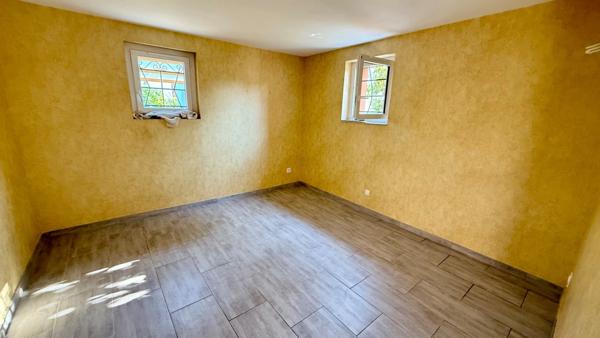 Tarbes .Maison six pièces sur deux niveaux divisible en deux appartements.