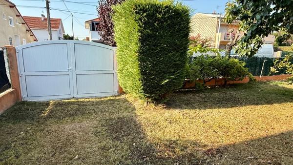 Tarbes .Maison six pièces sur deux niveaux divisible en deux appartements.