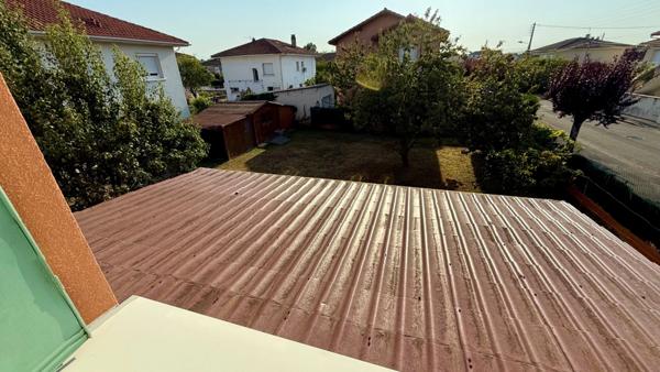 Tarbes .Maison six pièces sur deux niveaux divisible en deux appartements.