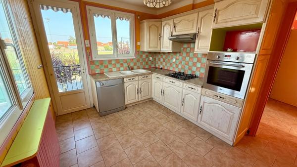 Tarbes .Maison six pièces sur deux niveaux divisible en deux appartements.