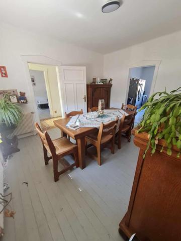 maison individuelle avec beau terrain et petite dépendance