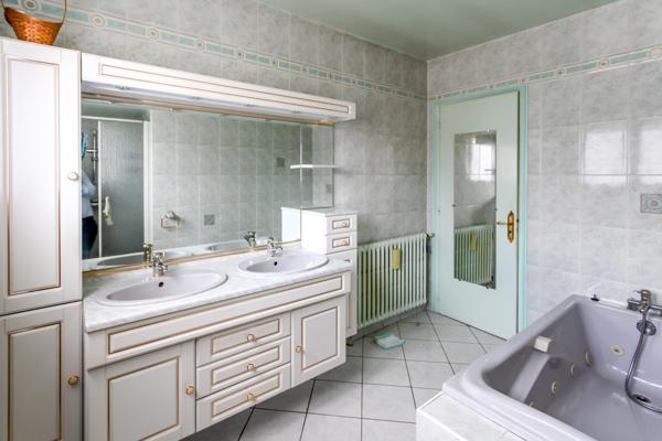 Vitré (35500) Maison sur sous sol avec jardin proche centre ville