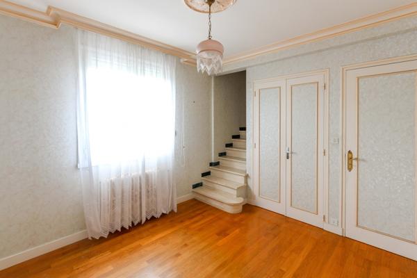 Vitré (35500) Maison sur sous sol avec jardin proche centre ville