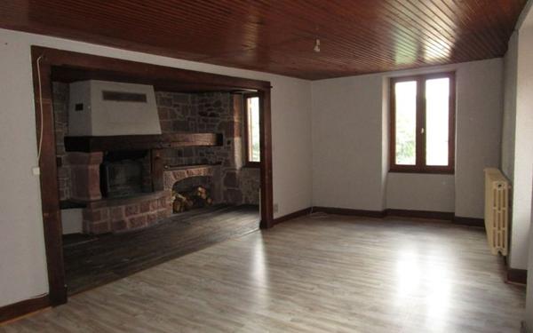 Maison à vendre    7 pièces •  Saint-Cyprien-sur-Dourdou