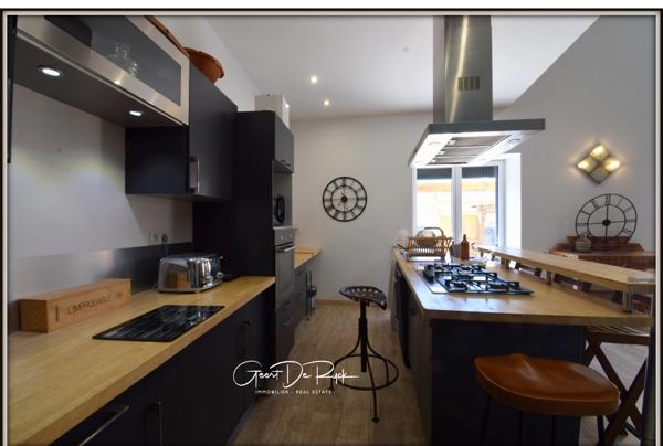 Secteur de ST-COUAT D'AUDE (11). Maison T5 style loft R+1  et Maisonnette T2 avec grand garage