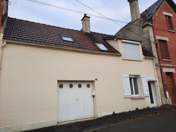 Maison restaurée à louer à Vailly-sur-Aisne dans l'Aisne (02370), ref : 02072/177