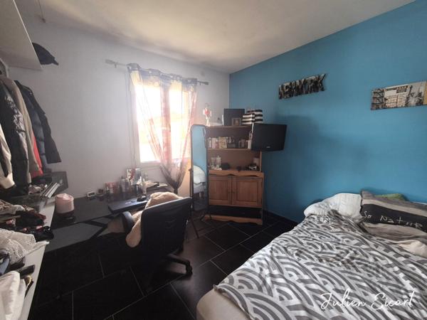 Villa 4 faces avec grand garage