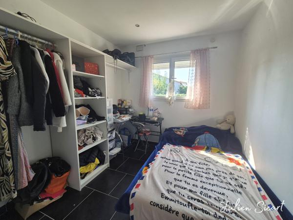 Villa 4 faces avec grand garage