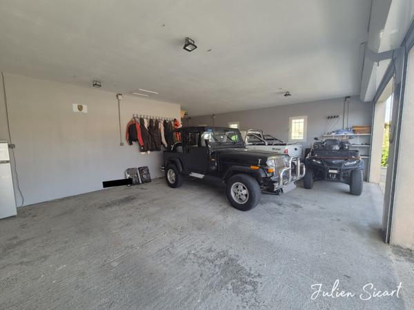 Villa 4 faces avec grand garage