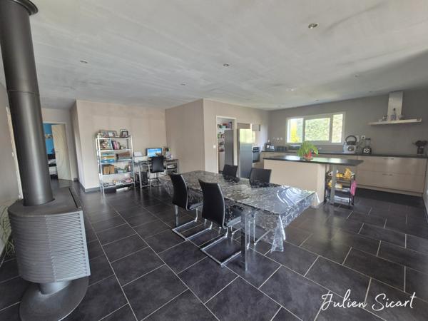 Villa 4 faces avec grand garage