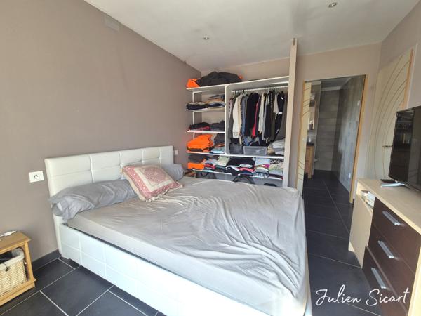 Villa 4 faces avec grand garage