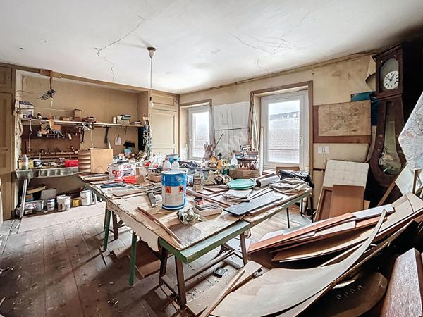 Maison à vendre à Rezé 10 pièces, 8 chambres secteur Pont-Rousseau avec fort potentiel