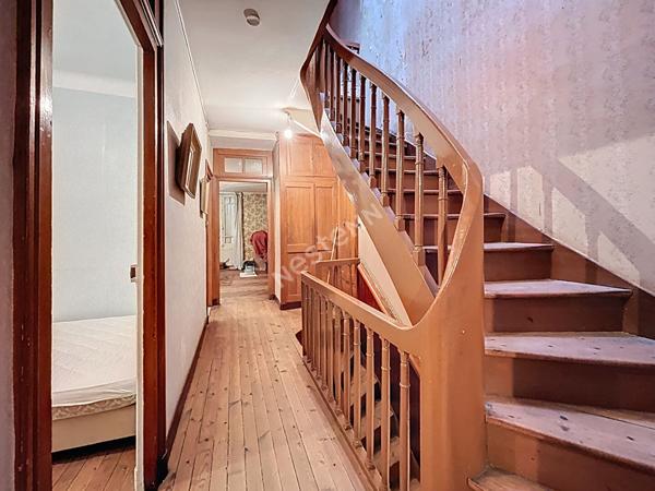 Maison à vendre à Rezé 10 pièces, 8 chambres secteur Pont-Rousseau avec fort potentiel