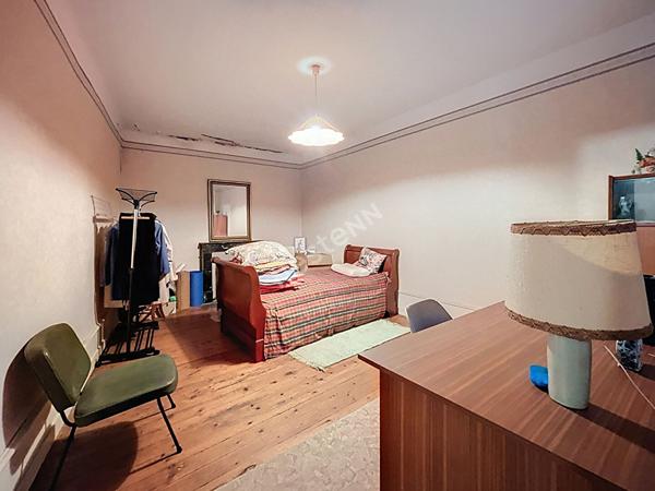 Maison à vendre à Rezé 10 pièces, 8 chambres secteur Pont-Rousseau avec fort potentiel