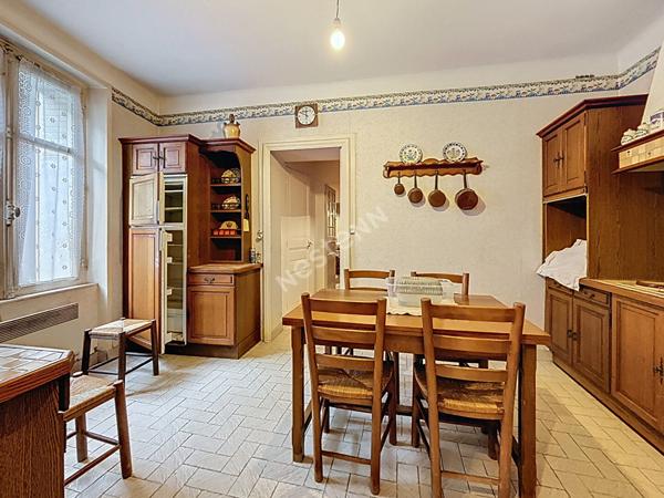 Maison à vendre à Rezé 10 pièces, 8 chambres secteur Pont-Rousseau avec fort potentiel