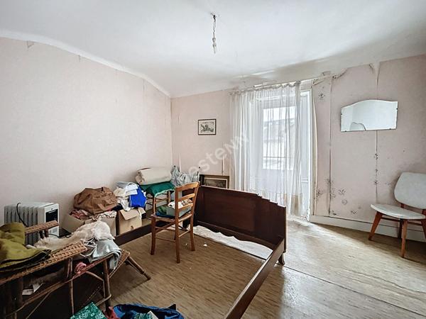 Maison à vendre à Rezé 10 pièces, 8 chambres secteur Pont-Rousseau avec fort potentiel