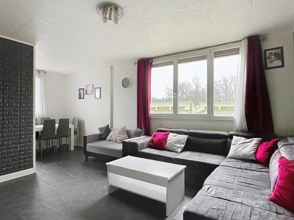 T4 lumineux, 2-3 chambres, loggia – Proche écoles