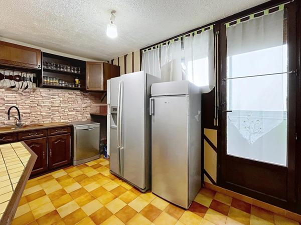 T4 lumineux, 2-3 chambres, loggia – Proche écoles