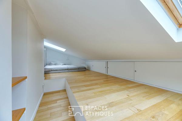Appartement rénové au dernier étage avec balconnets