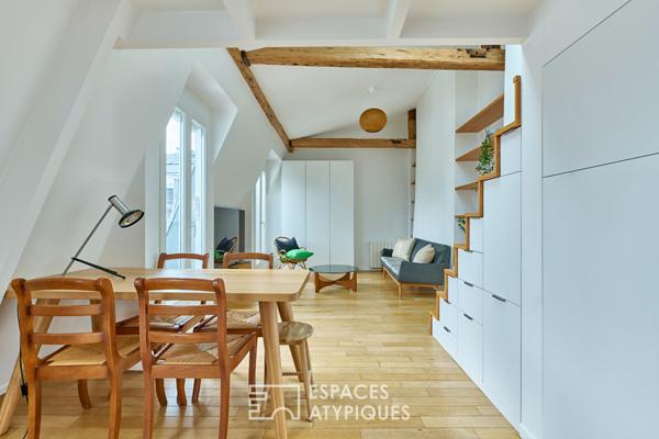 Appartement rénové au dernier étage avec balconnets