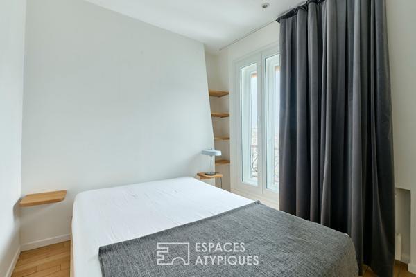 Appartement rénové au dernier étage avec balconnets
