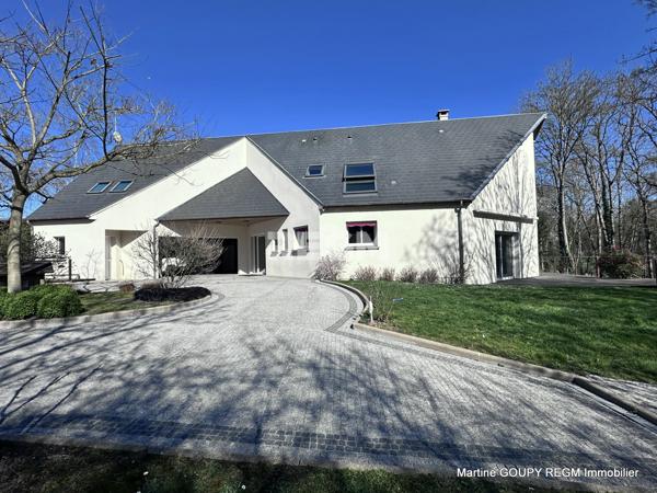 La Chapelle-Saint-Mesmin (45380) La Chapelle-St-Mesmin (45) – Magnifique maison contemporaine 200 m² - Parcelle 1 760 m² paysagée – Piscine –