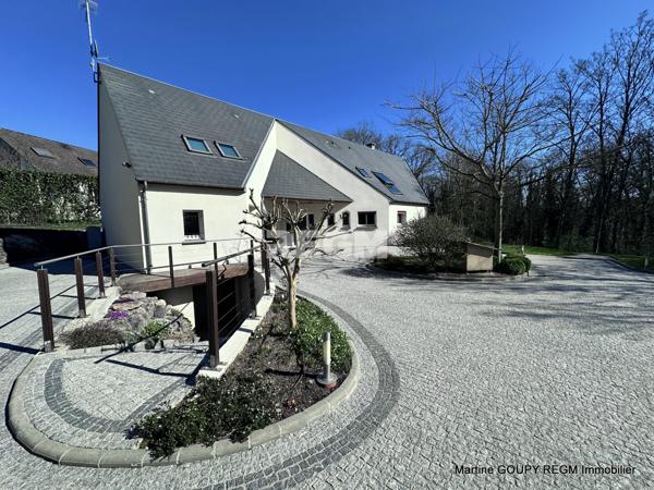 La Chapelle-Saint-Mesmin (45380) La Chapelle-St-Mesmin (45) – Magnifique maison contemporaine 200 m² - Parcelle 1 760 m² paysagée – Piscine –