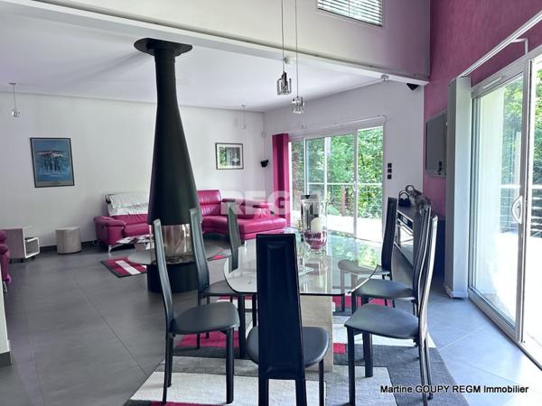 La Chapelle-Saint-Mesmin (45380) La Chapelle-St-Mesmin (45) – Magnifique maison contemporaine 200 m² - Parcelle 1 760 m² paysagée – Piscine –