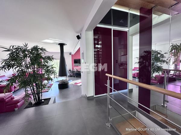 La Chapelle-Saint-Mesmin (45380) La Chapelle-St-Mesmin (45) – Magnifique maison contemporaine 200 m² - Parcelle 1 760 m² paysagée – Piscine –