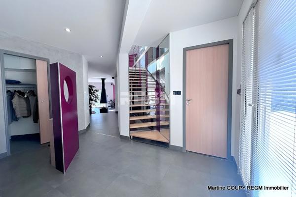 La Chapelle-Saint-Mesmin (45380) La Chapelle-St-Mesmin (45) – Magnifique maison contemporaine 200 m² - Parcelle 1 760 m² paysagée – Piscine –