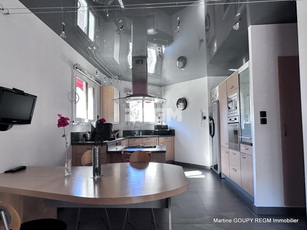 La Chapelle-Saint-Mesmin (45380) La Chapelle-St-Mesmin (45) – Magnifique maison contemporaine 200 m² - Parcelle 1 760 m² paysagée – Piscine –