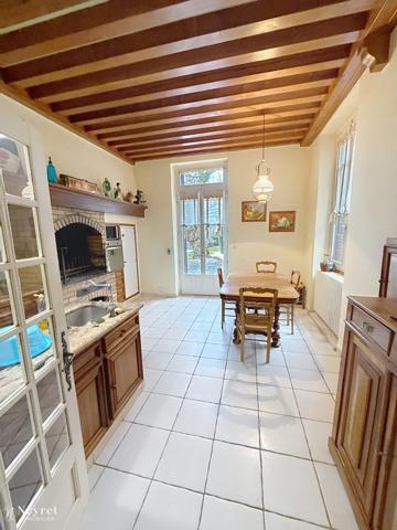 SUPERBE MAISON DE MAITRE A ST BONNET LE CHATEAU