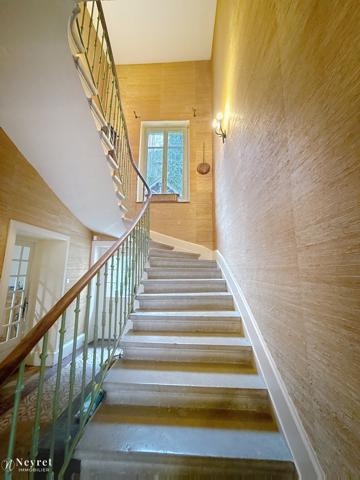 SUPERBE MAISON DE MAITRE A ST BONNET LE CHATEAU