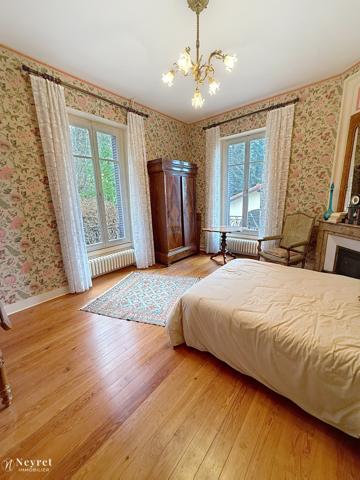 SUPERBE MAISON DE MAITRE A ST BONNET LE CHATEAU
