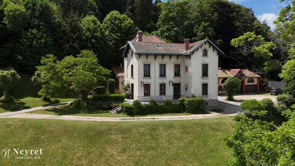 SUPERBE MAISON DE MAITRE A ST BONNET LE CHATEAU