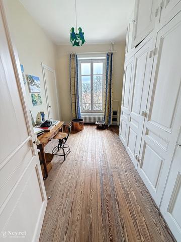 SUPERBE MAISON DE MAITRE A ST BONNET LE CHATEAU