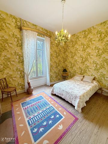 SUPERBE MAISON DE MAITRE A ST BONNET LE CHATEAU