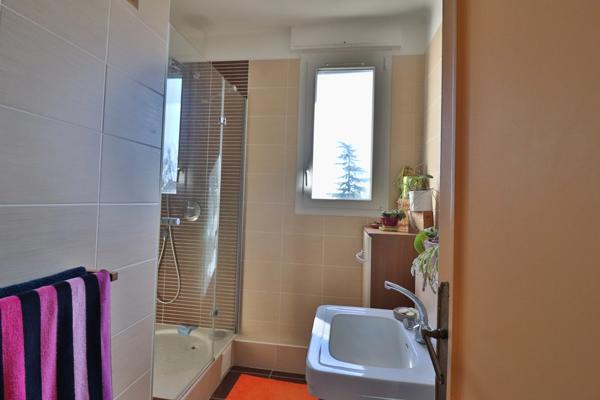 Dpt Hauts de Seine (92), À vendre : Maison familiale d'exception de 217 m2 (290 au sol) – Calme absolu, proche RER Robinson et Vallée aux Loups