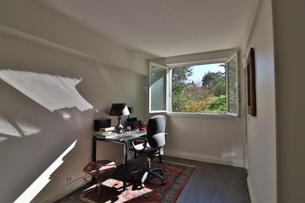 Dpt Hauts de Seine (92), À vendre : Maison familiale d'exception de 217 m2 (290 au sol) – Calme absolu, proche RER Robinson et Vallée aux Loups