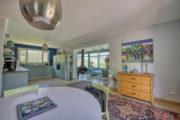 Superbe villa  de plain pied  avec piscine et mazet indépendant sur les hauteurs avec vue exceptionnelle