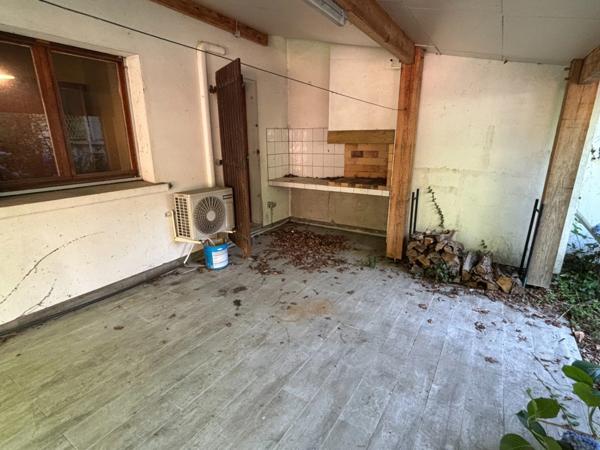 Villa dans parc arboré