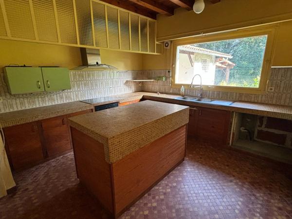 Villa dans parc arboré