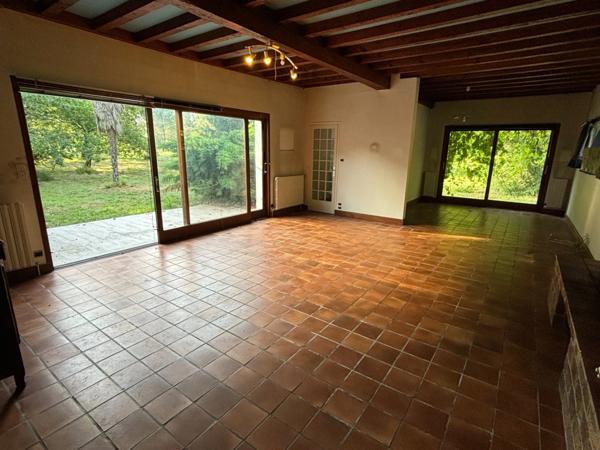 Villa dans parc arboré