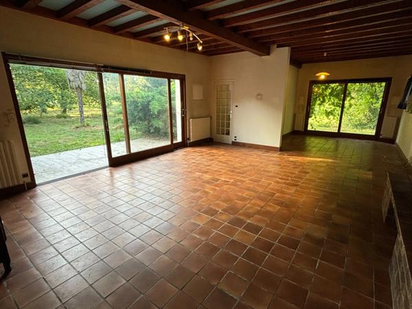 Villa dans parc arboré