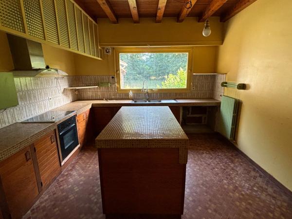 Villa dans parc arboré