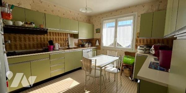 Maison familiale de type 6 à Châlons-en-Champagne (51000) 

Située sur les hauteurs de Châlon...