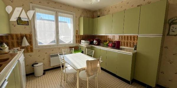 Maison familiale de type 6 à Châlons-en-Champagne (51000) 

Située sur les hauteurs de Châlon...